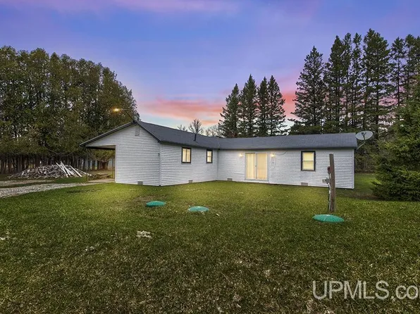 6193 G.5 Rd, Escanaba, MI 49829