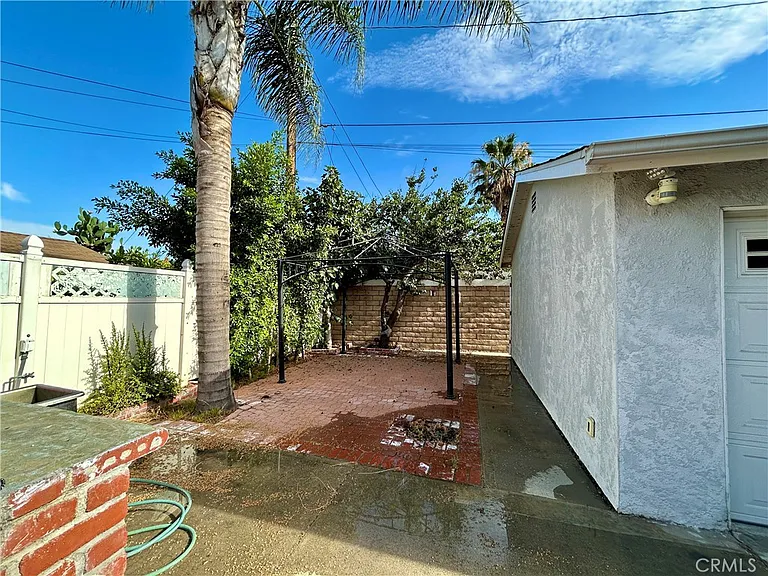 3132 Estado St — Photo 32