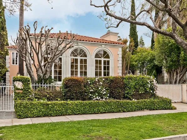 110 N Oakhurst Dr, Beverly Hills, CA 90210
