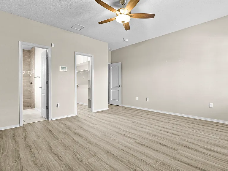 3115 Red Creek Dr — Photo 20