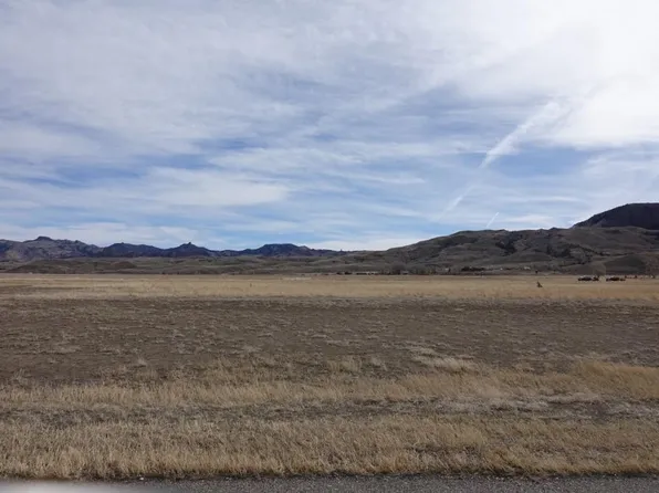 31 Stillwater Dr #121, Cody, WY 82414