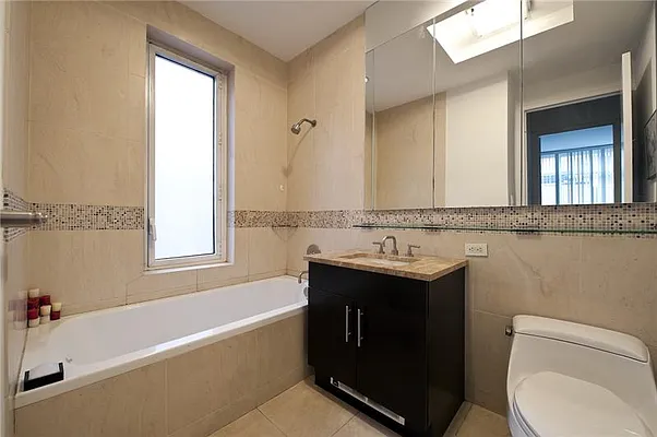 Rented by CORE | media 5