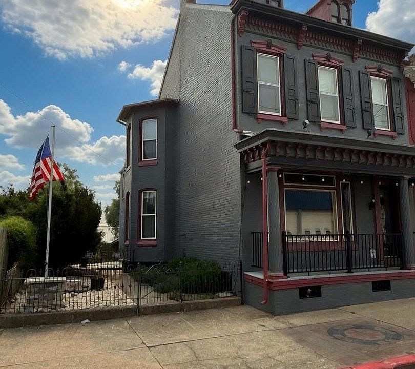 1st image of 138 S 4th St