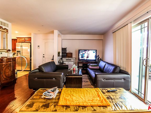 2nd image of 4733 W Elmwood Ave #201