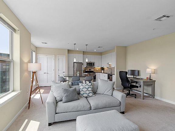 2nd image of 4 Avalon Dr Unit 4506