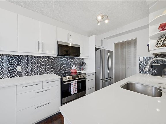 4th image of 4160 Sardis St #1006