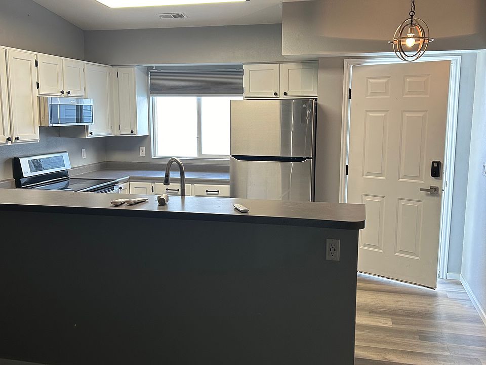 1st image of 2067 Bluegrass Cir