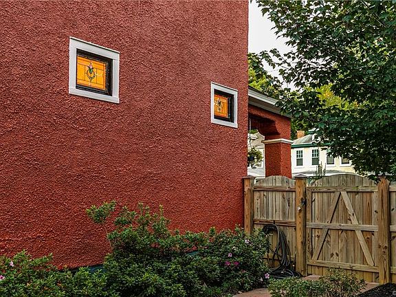 5th image of 2410 2nd Ave