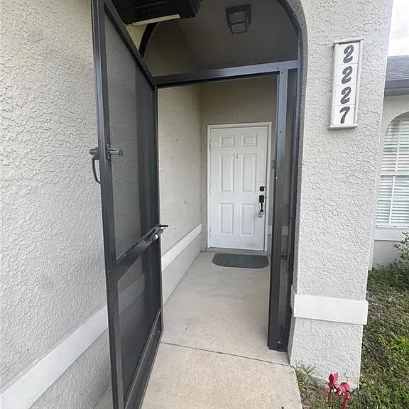 2227 SW 5th Ave — Photo 5