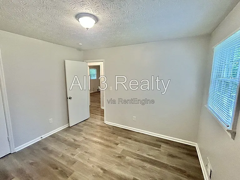 293 Rogers St — Photo 17