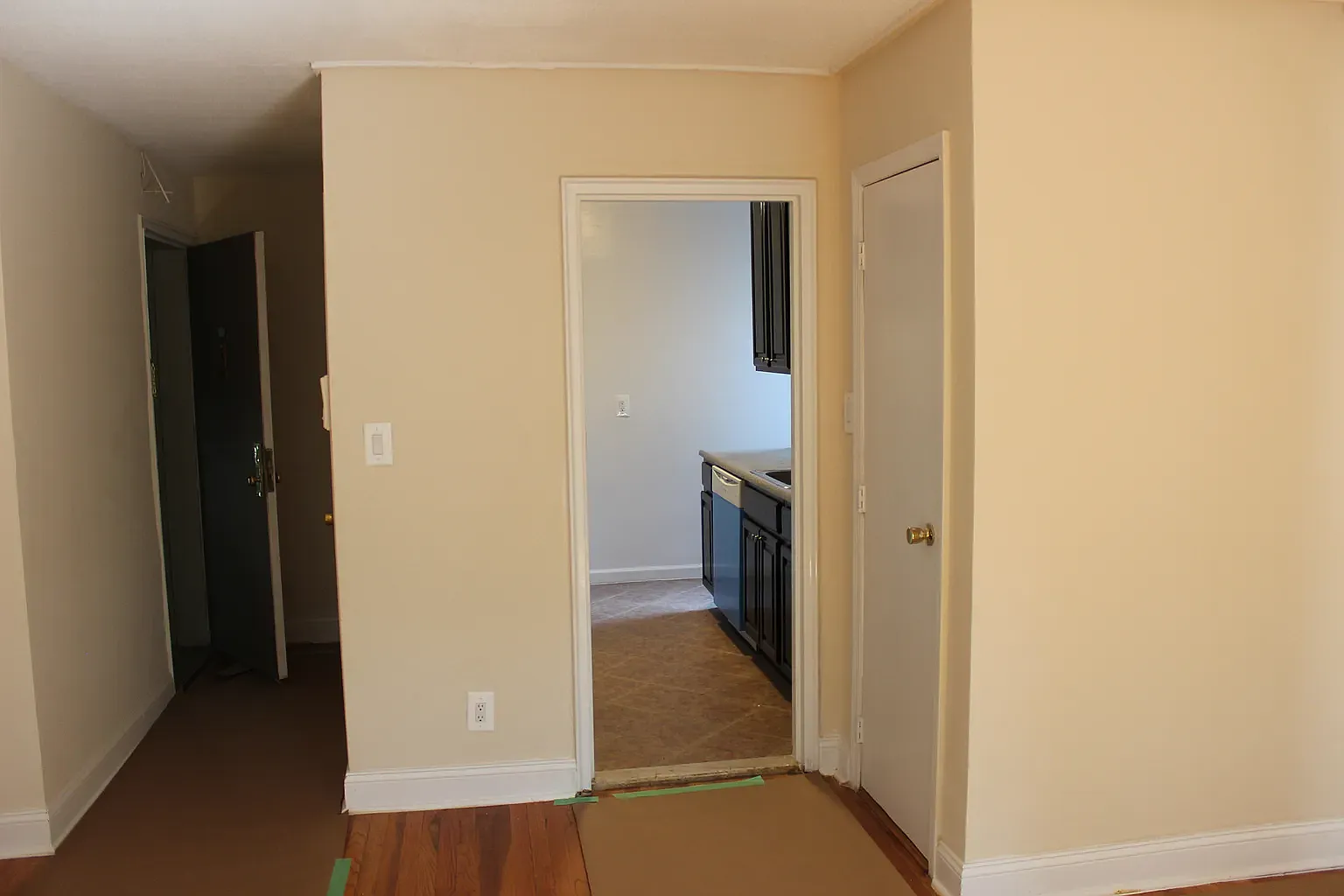 18-22 21st Avenue — Photo 1