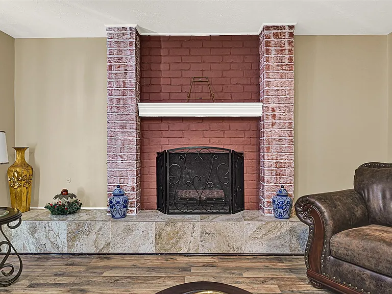 1111 Belaya Ln — Photo 10
