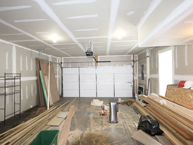 425 Randolph View Dr — Photo 37