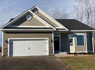 102 Webster Ln #2-31, Middletown, CT 06457