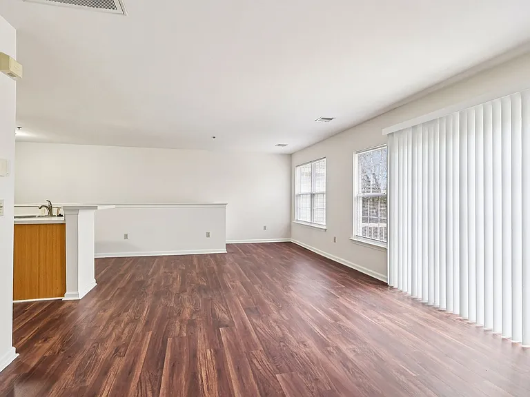 Autumn Park Apartments — Photo 16