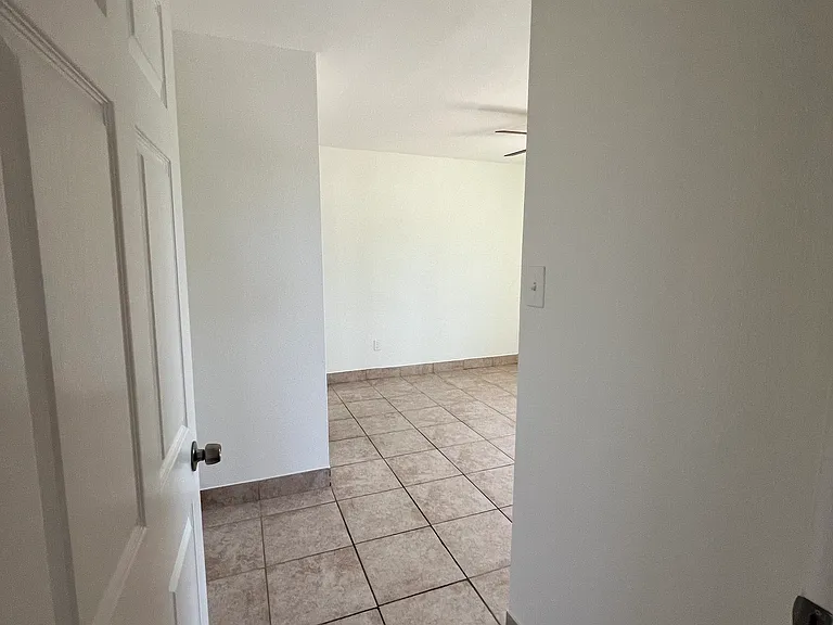 1125 Elder Ave #1 — Photo 8