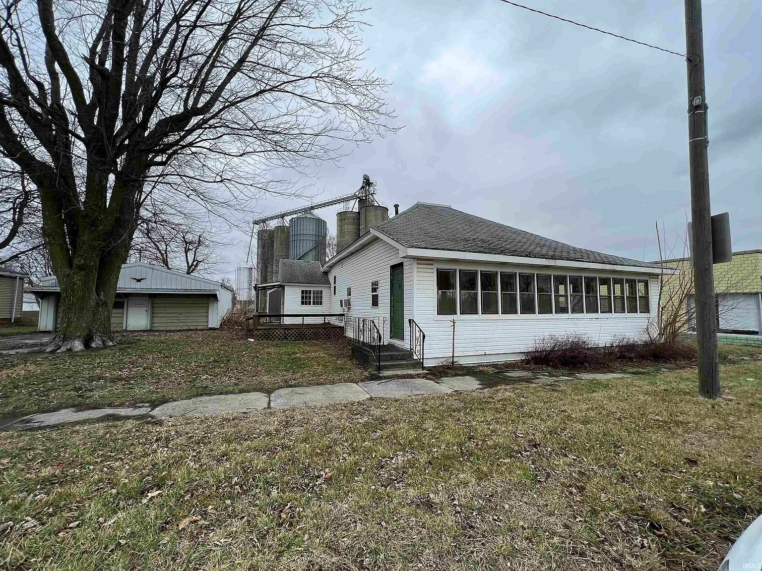 306 W State St photo 1
