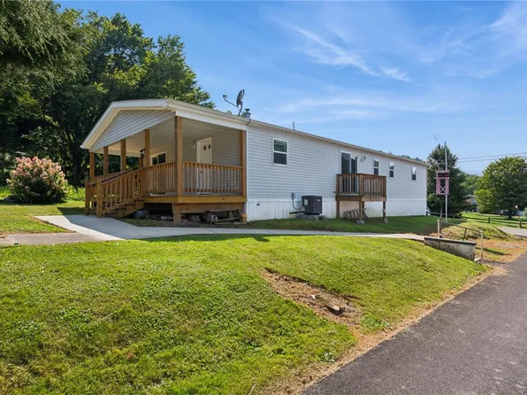 128 5th St, Vintondale, PA 15961