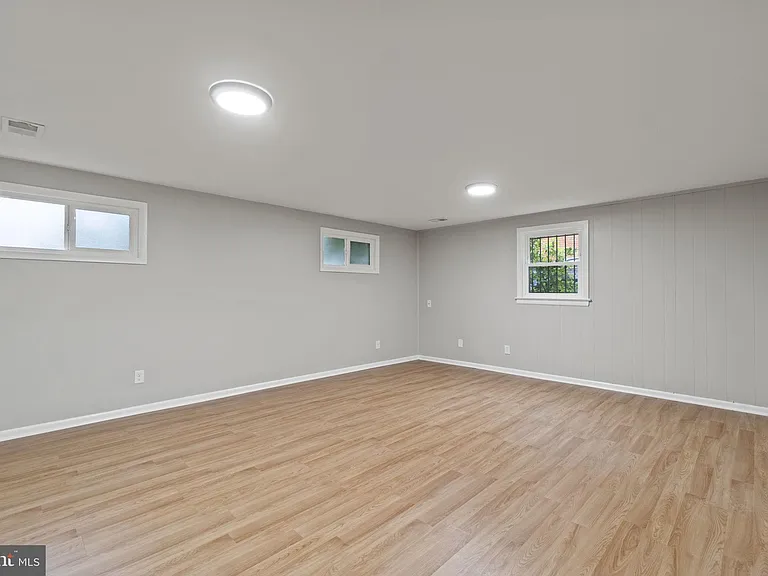 1110 Chiswell Ln — Photo 19
