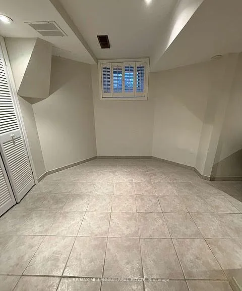 180 Cottingham St — Photo 8