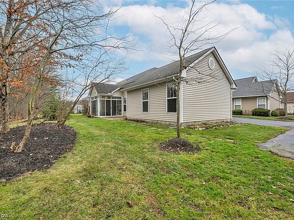 4th image of 36119 Bridgeport Dr