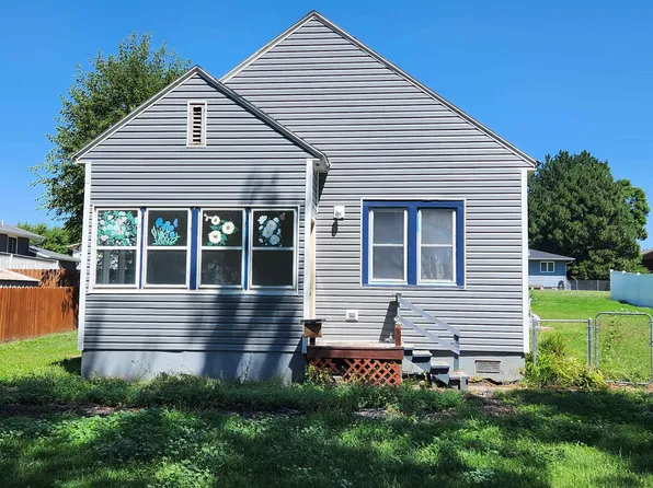 1206 17th St, Gothenburg, NE 69138