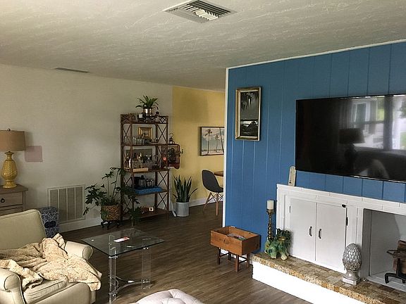 2nd image of 138 W Leon Ln