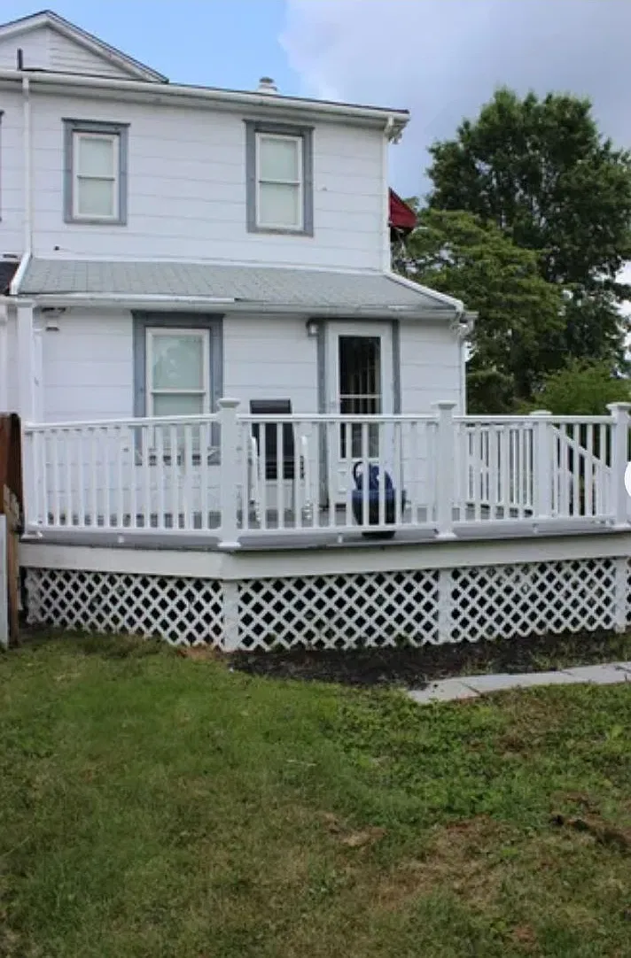 2 bed, 2.0 bath, 1275 sqft, $2,395 — Photo 2