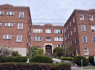 220 W Olympic Pl APT 108, Seattle, WA 98119