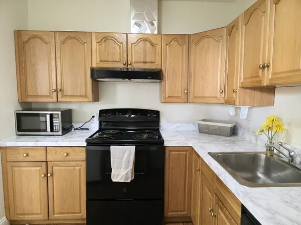 8 Tara Dr Unit 4, Weymouth, MA 02188