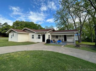 8922 Cottonwood St, Kingston, OK 73439