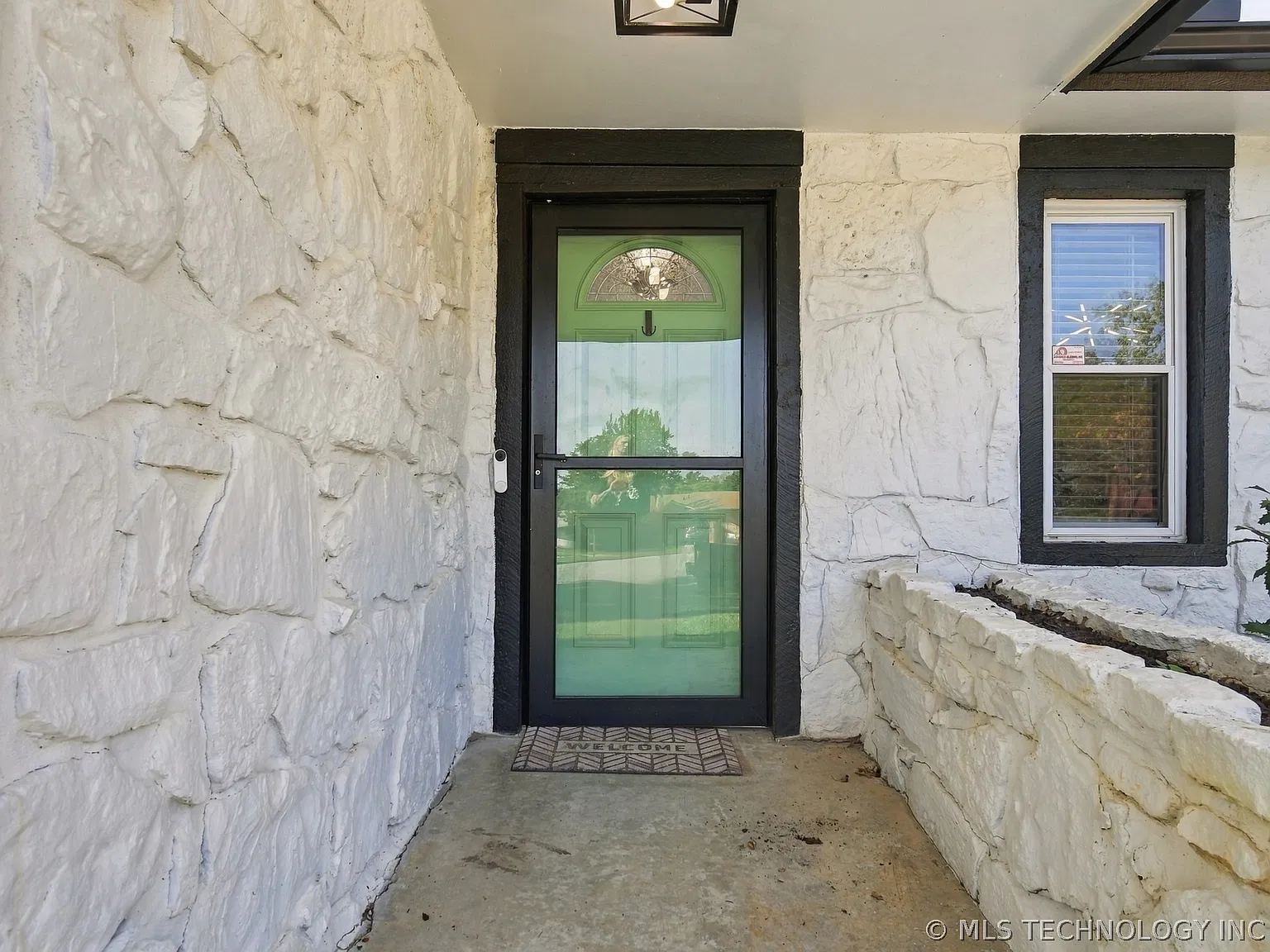 3 bed, 2.0 bath, 1462 sqft, $1,600 — Photo 4