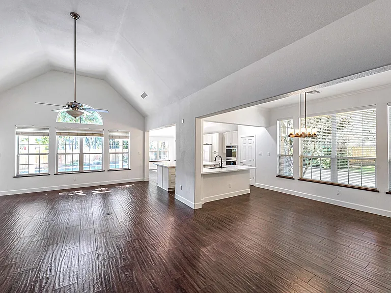 6 Old River Pl — Photo 15