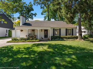 936 S Glenhurst Dr, Birmingham, MI 48009