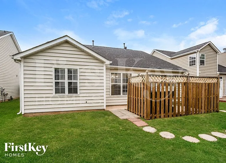 8507 Redstone View Dr — Photo 14