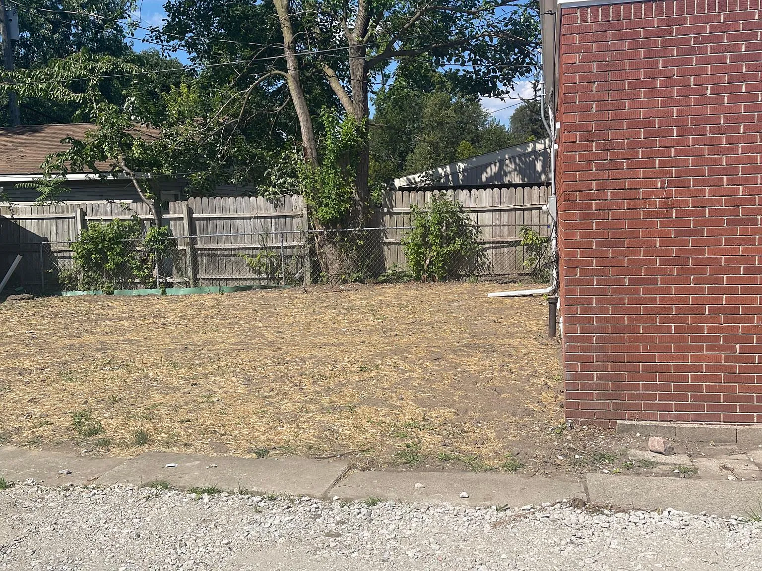 7229 Chatham — Photo 3