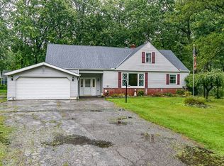 7165 Hawthorne Dr, Mentor, OH 44060
