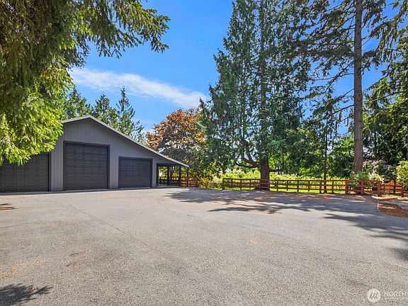 4th image of 8725 124th Street E