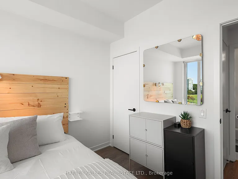 2495 Eglinton Ave W #609 — Photo 14