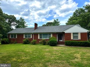 113 Lakeland Dr, Sterling, VA 20164