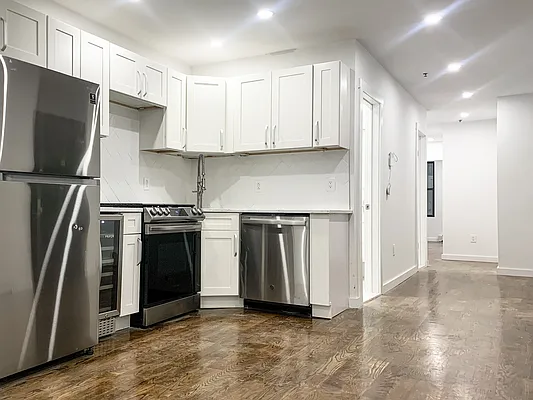 Rented by Dallien Realty Limited Liability Company | media 27