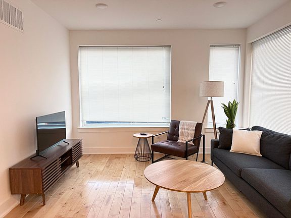 3rd image of 4100 Ludlow St #1N