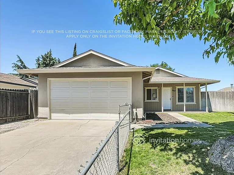 1658 Ashwood Dr — Photo 4