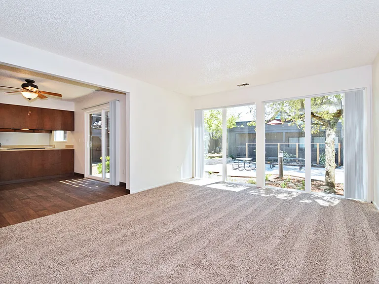 Timberwood Apartments — Photo 32