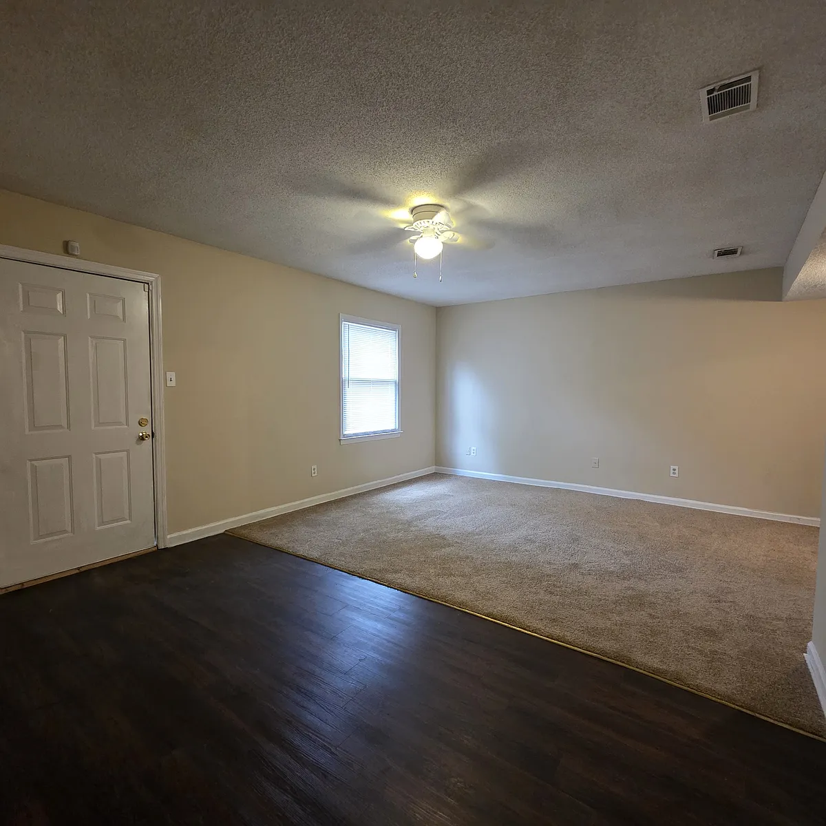 living room - 1900A Buck Ln