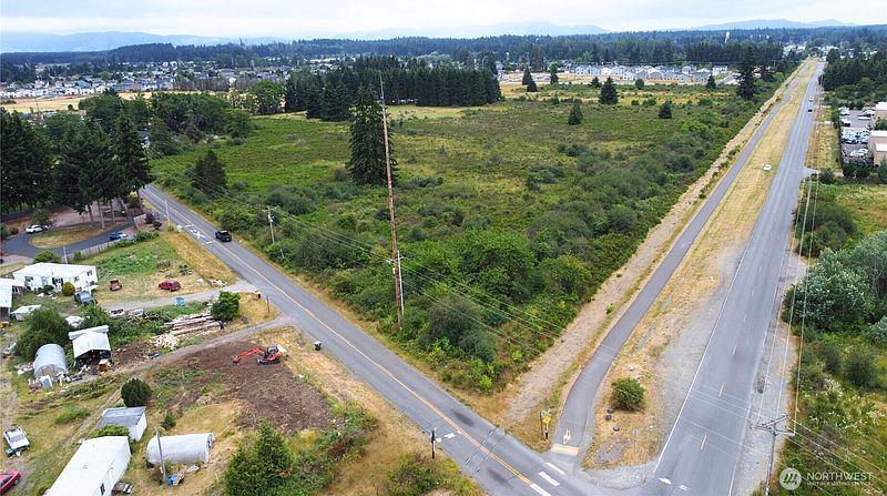 5th image of 16643 Canal Road SE