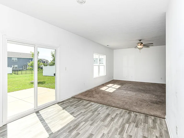 5051 Maywood Dr — Photo 8