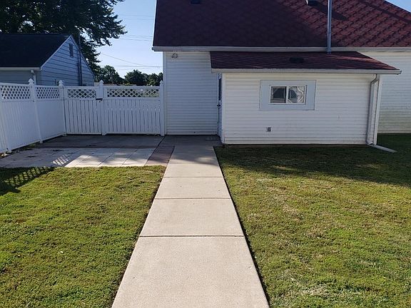 3rd image of 1654 E Ohio St