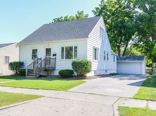 506 13th St N, Moorhead, MN 56560