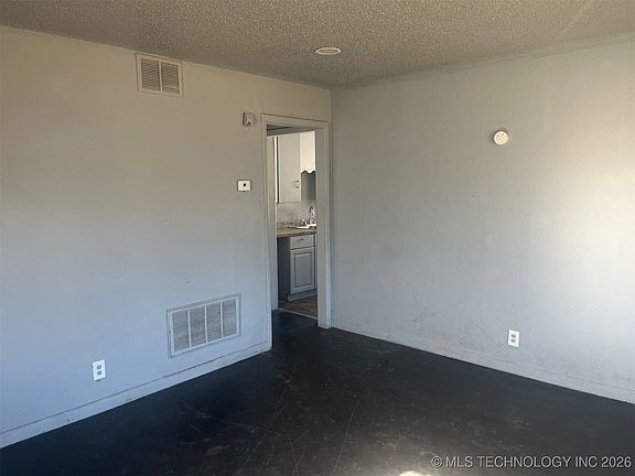 4th image of 4624 N Cheyenne Ave